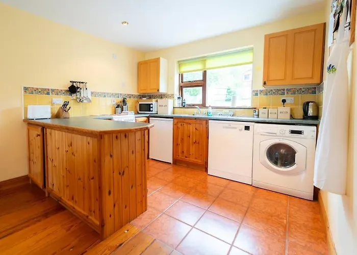 Town - Tigh Peig Dingle