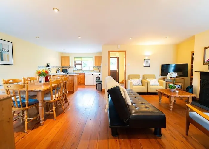 Town - Tigh Peig Dingle